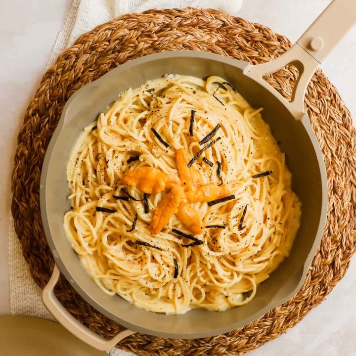 Uni pasta cacio e pepe in a pan with nori and sea urchin