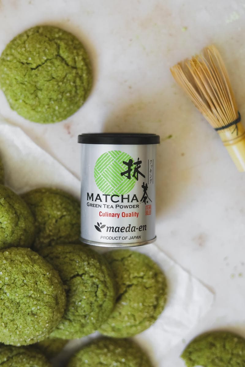 Can of Maeda-En match with green tea matcha cookies.