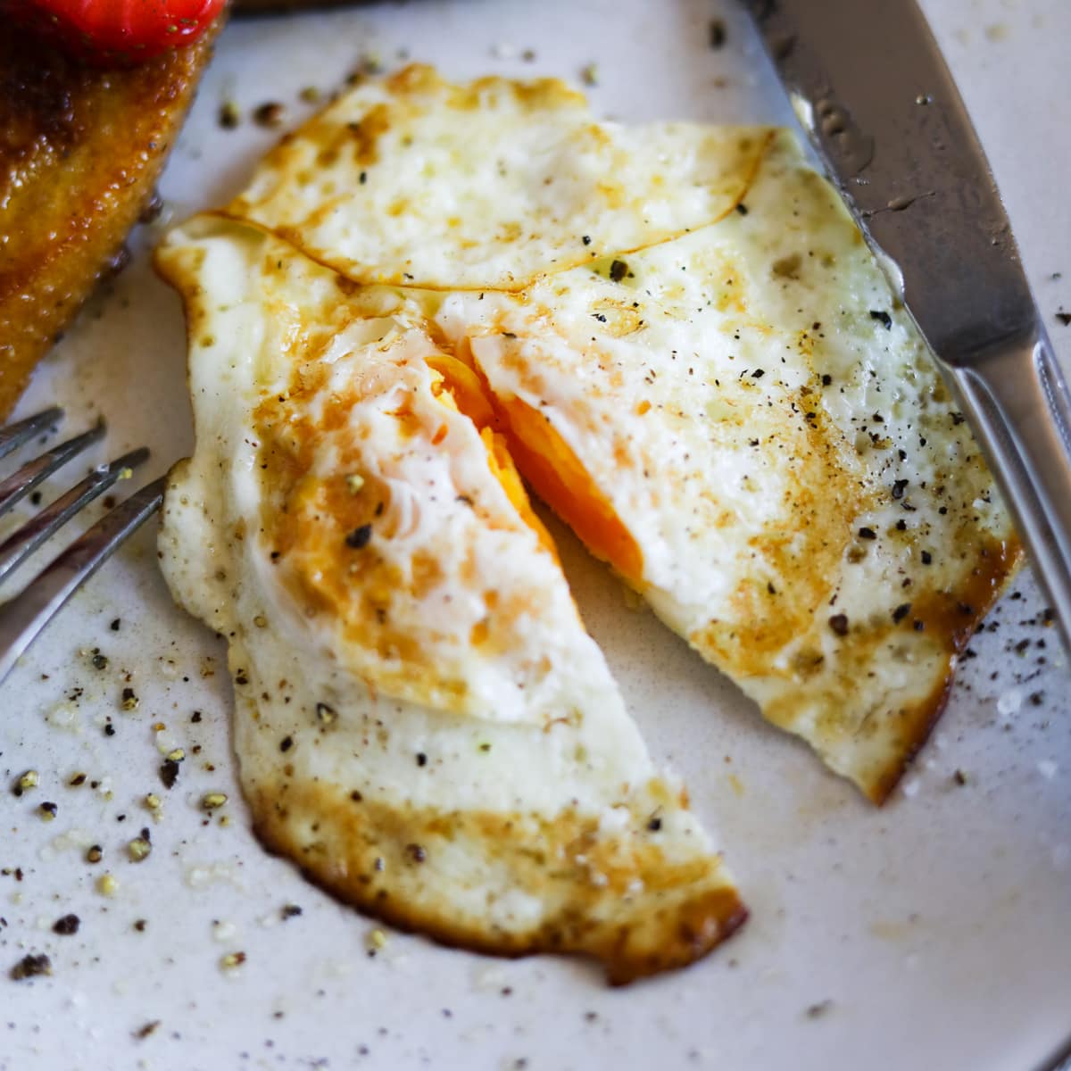 Quick and Easy Over Medium Eggs - Pure and Simple Nourishment
