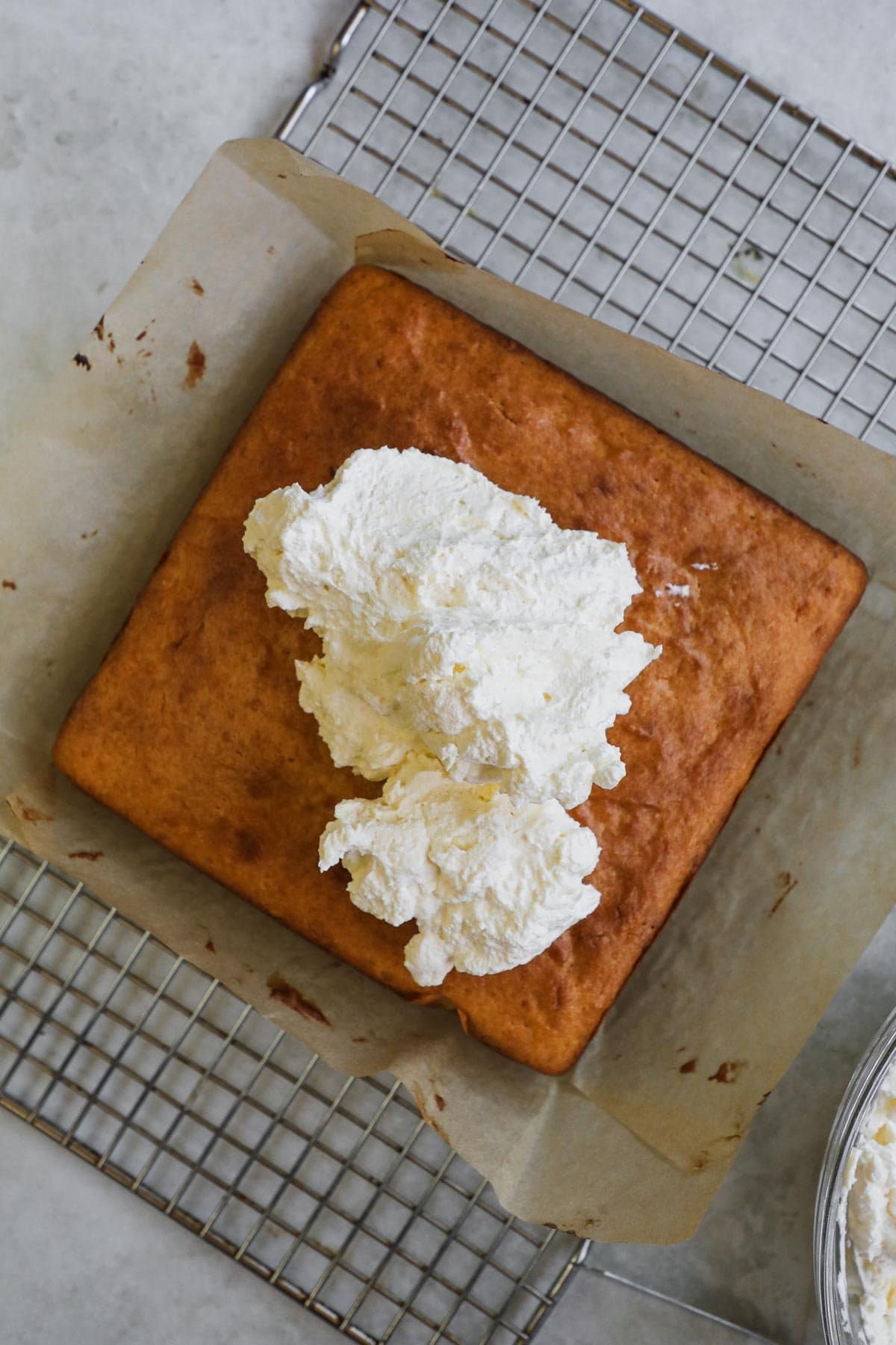 Vanilla mascarpone frosting on a cake.